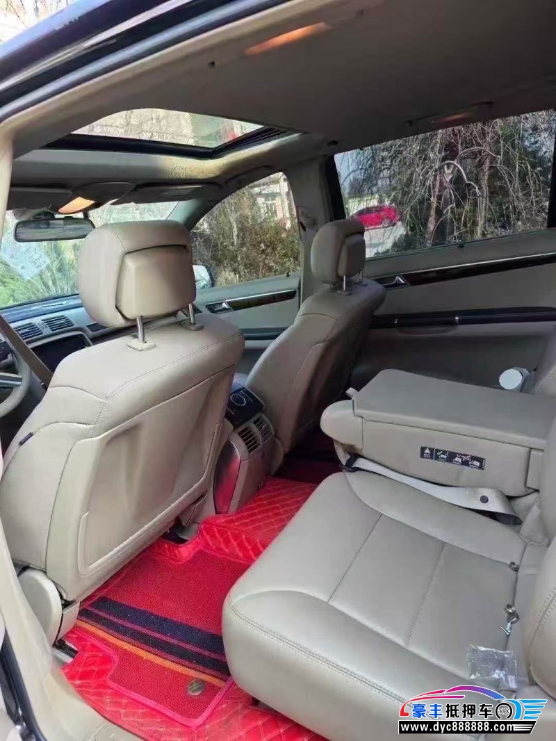 12年奔驰R轿车抵押车出售