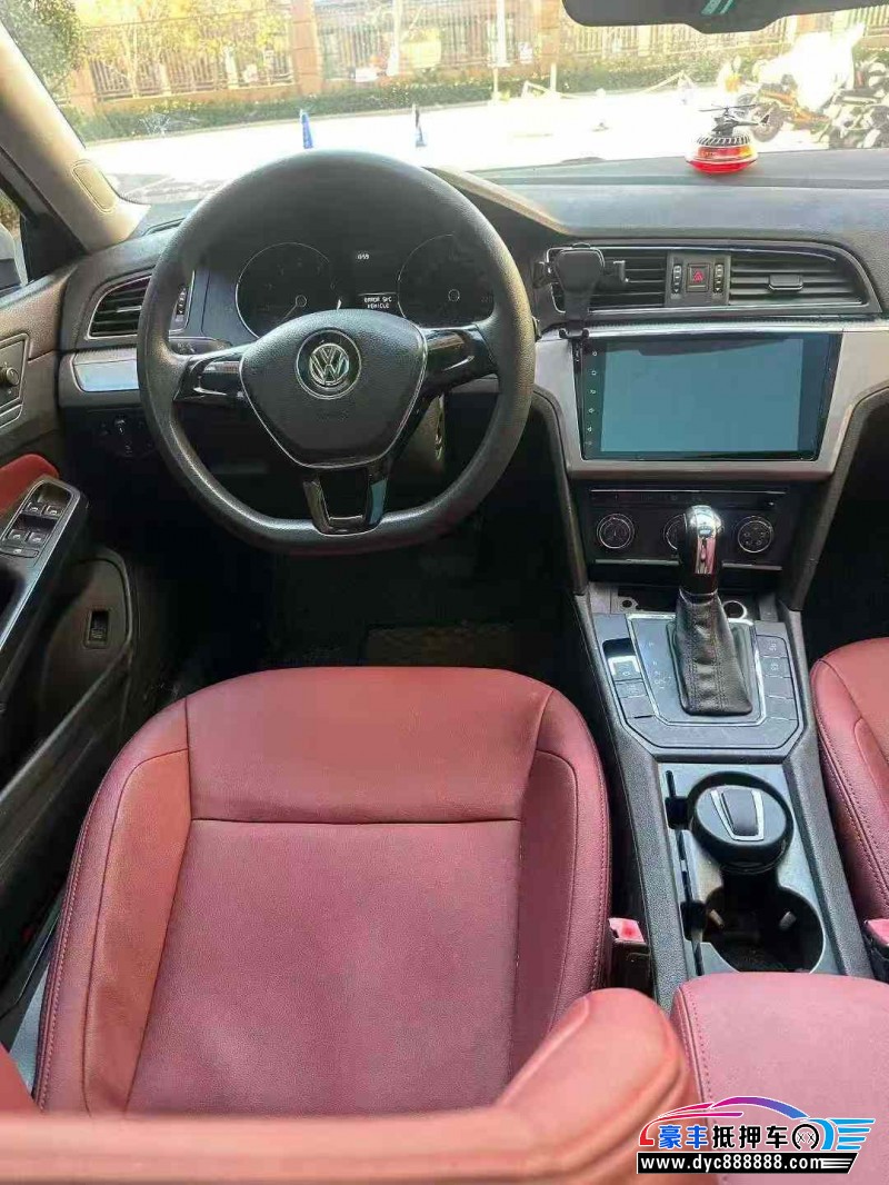 17年大众凌渡轿车抵押车出售