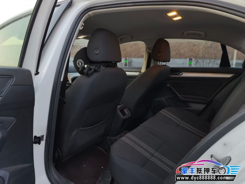 17年大众凌渡轿车抵押车出售