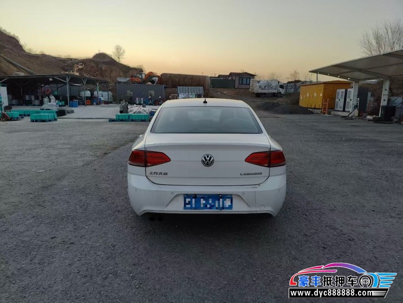 17年大众凌渡轿车抵押车出售