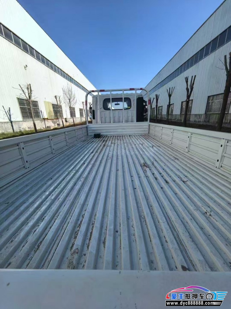 25年福田领航轿车抵押车出售