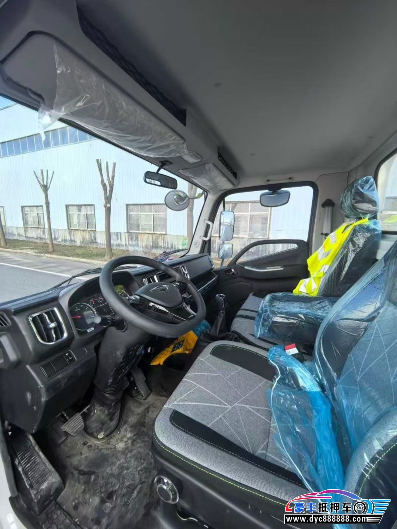 25年福田领航轿车抵押车出售