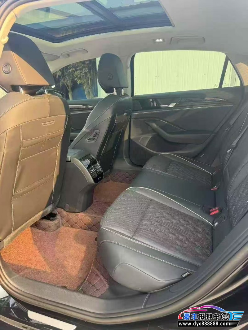 25年大众迈腾轿车抵押车出售