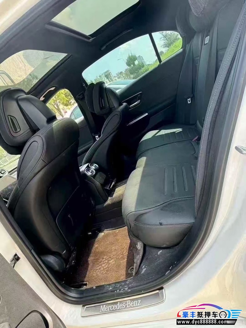 24年奔驰C轿车抵押车出售