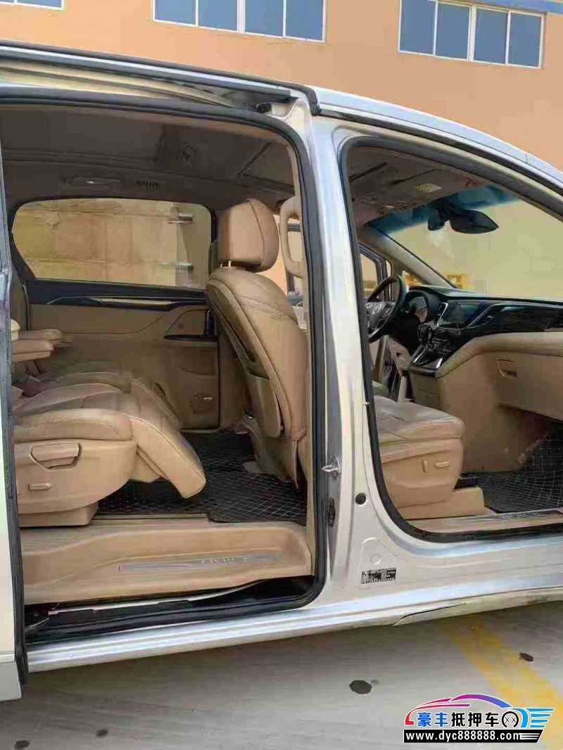 17年别克GL8MPV抵押车出售