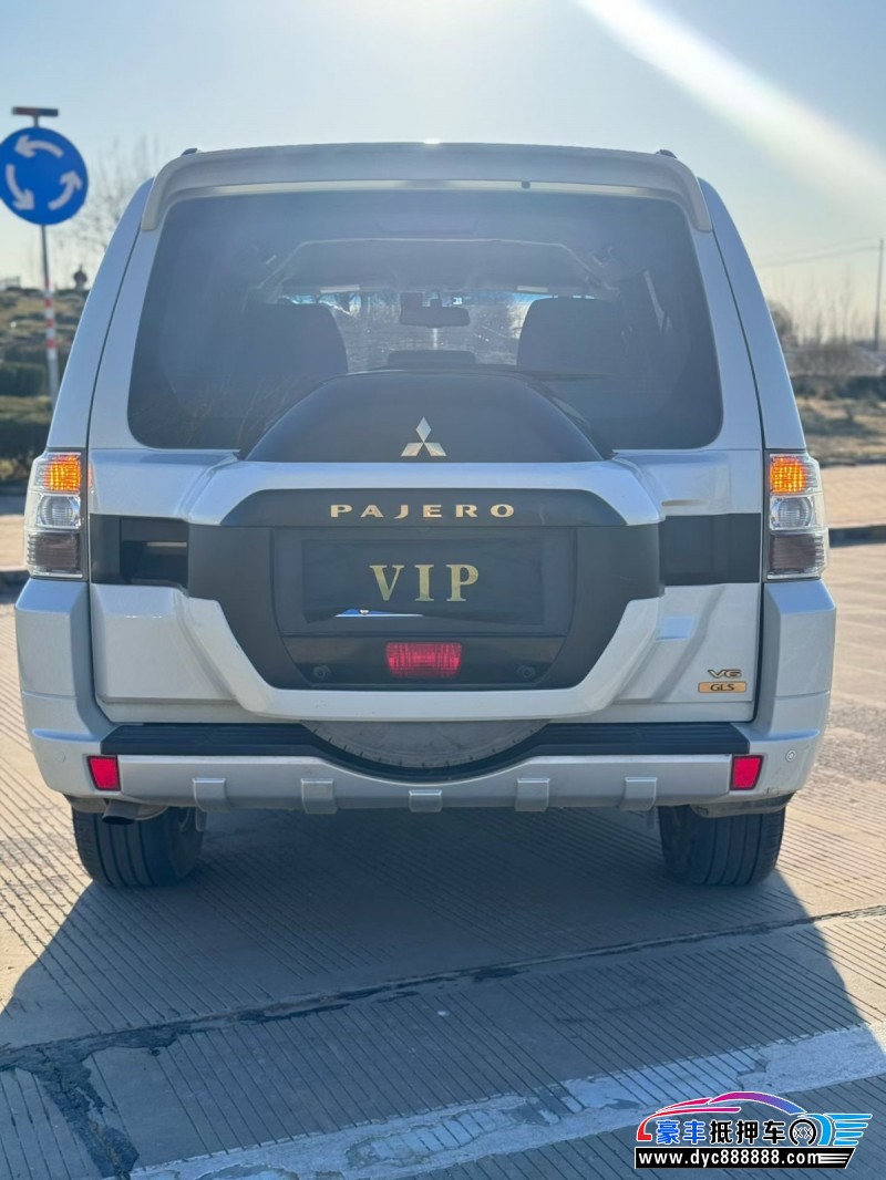 20年三菱帕杰罗轿车抵押车出售