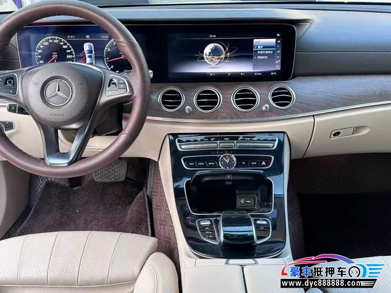 17年奔驰E轿车抵押车出售