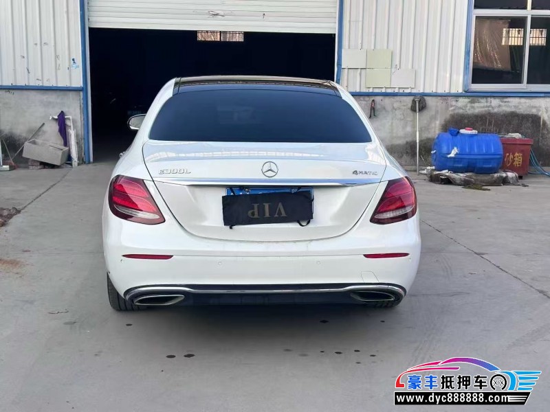 17年奔驰E轿车抵押车出售