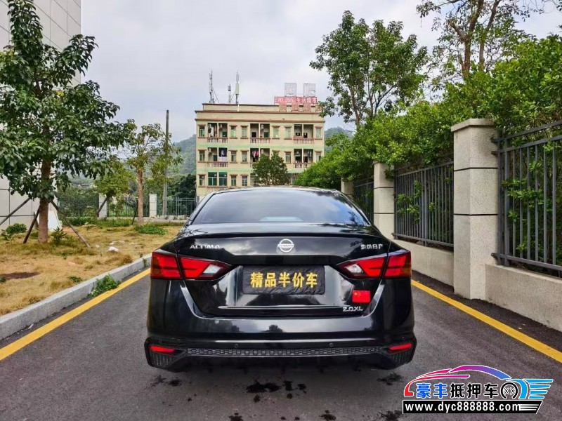 21年日产天籁轿车抵押车出售