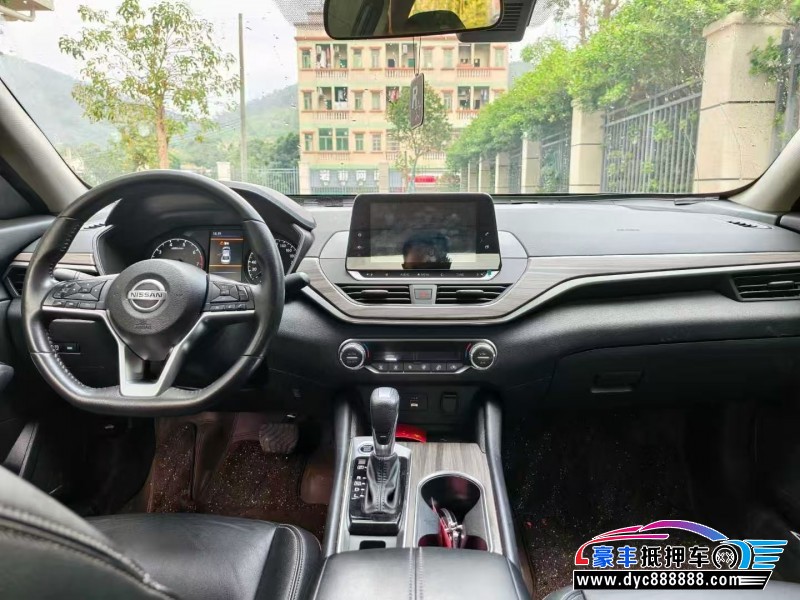 21年日产天籁轿车抵押车出售