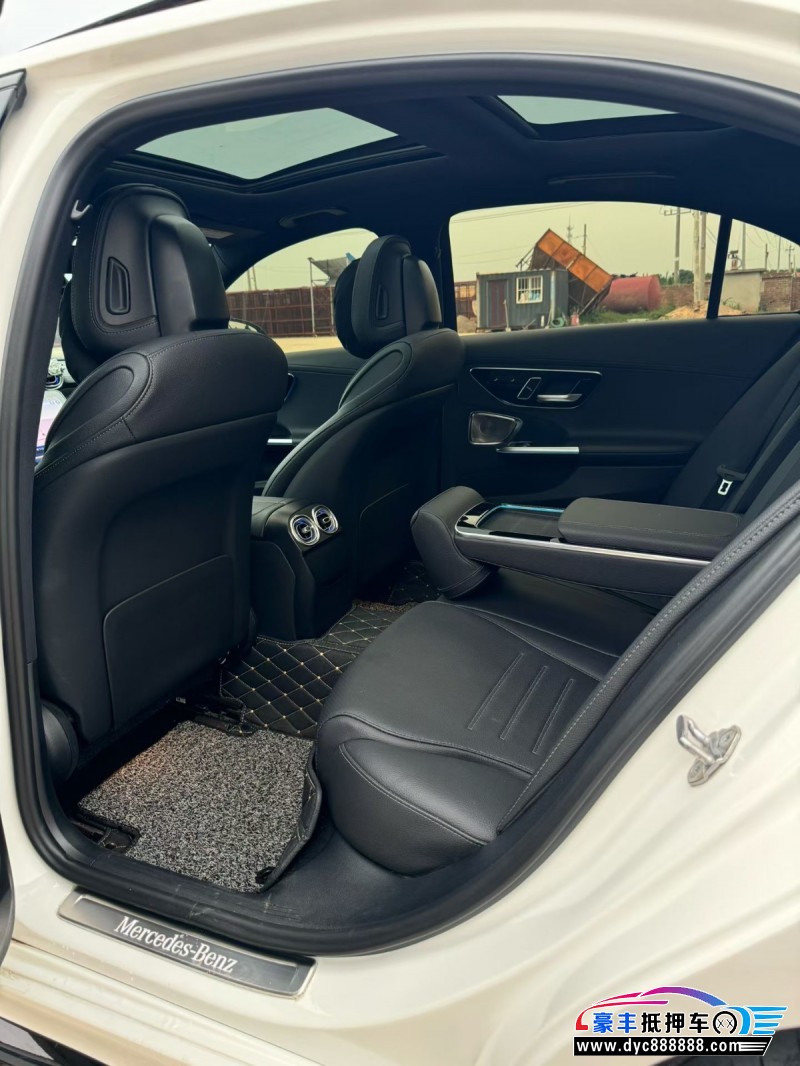 23年奔驰C轿车抵押车出售