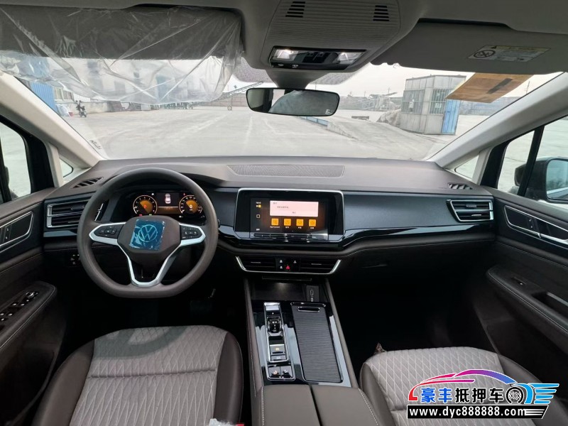 25年大众蔚然轿车抵押车出售