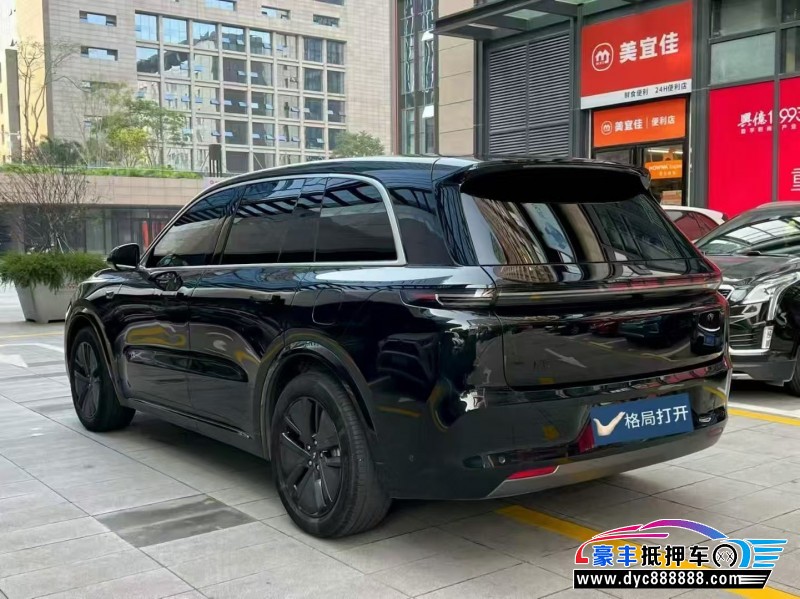 24年理想L8轿车抵押车出售