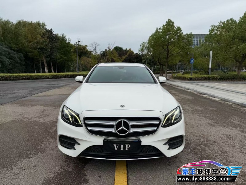 17年奔驰E轿车抵押车出售