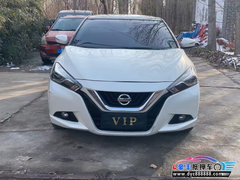 21年日产蓝鸟轿车