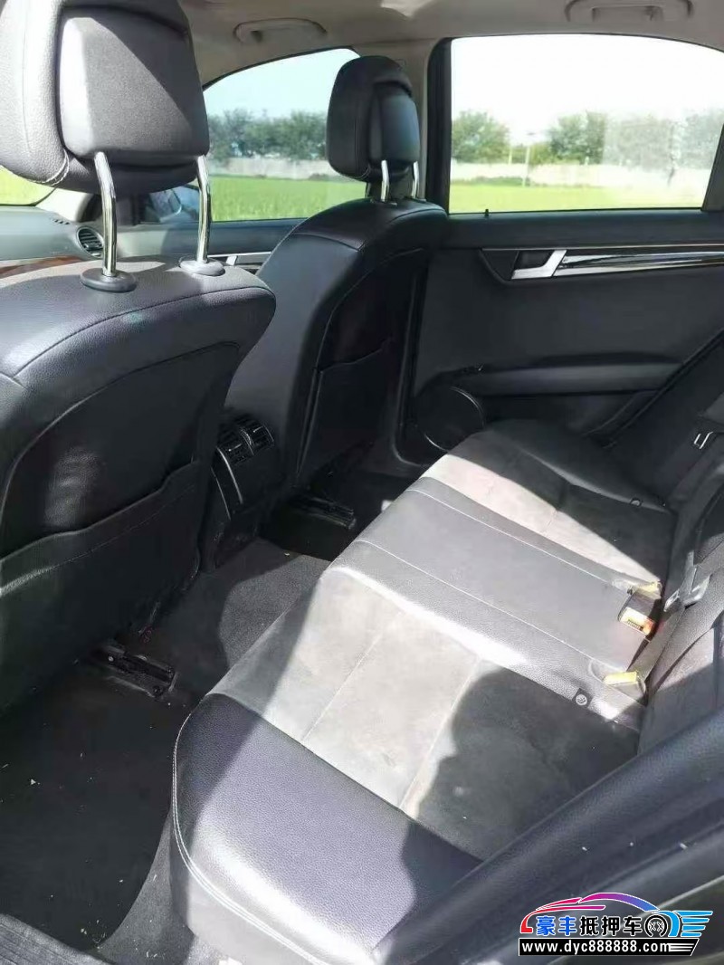 14年奔驰C轿车抵押车出售