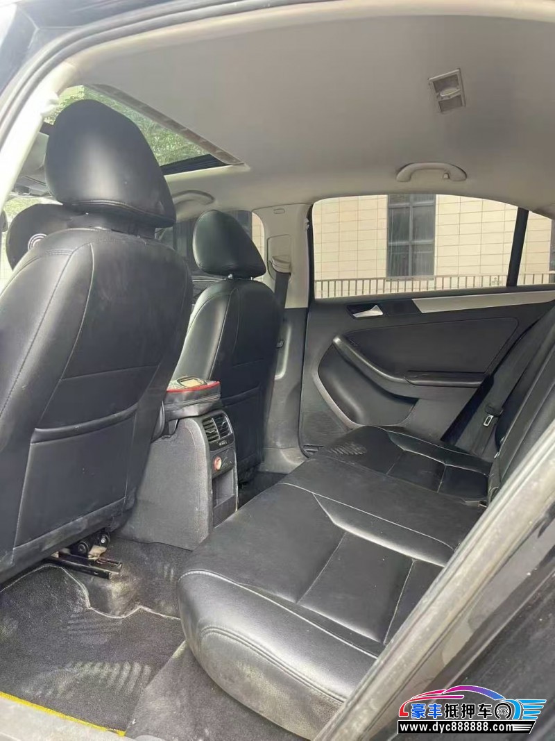 14年大众速腾轿车抵押车出售