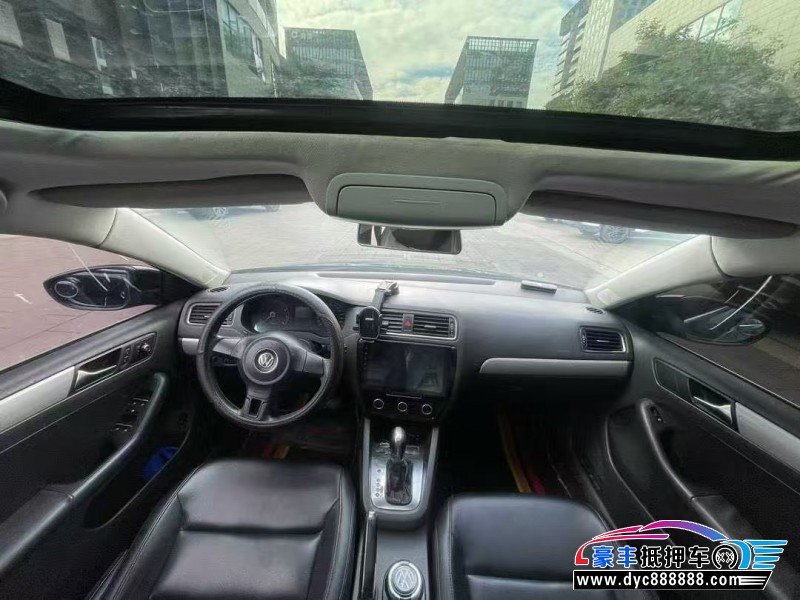 14年大众速腾轿车抵押车出售