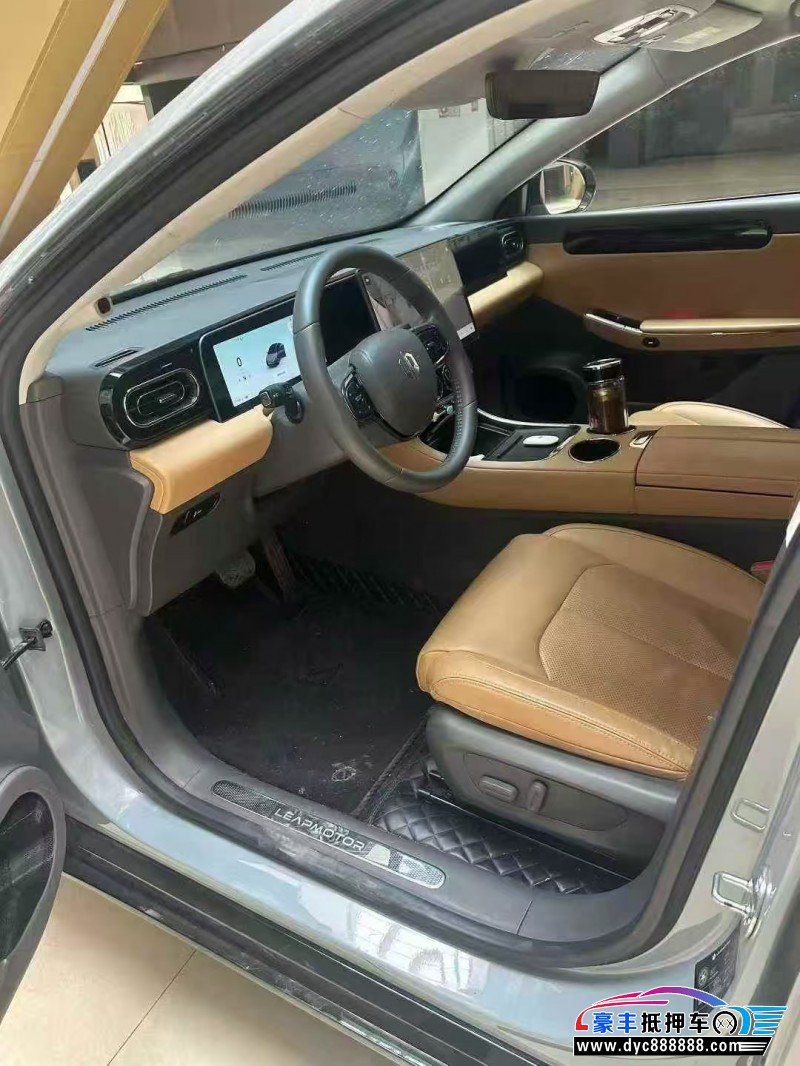 24年零跑c01轿车抵押车出售