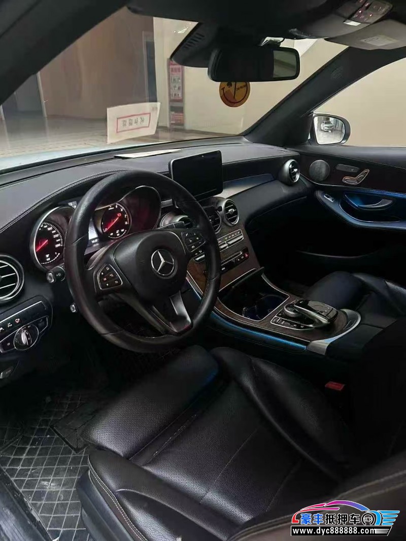 17年奔驰GLC轿车抵押车出售