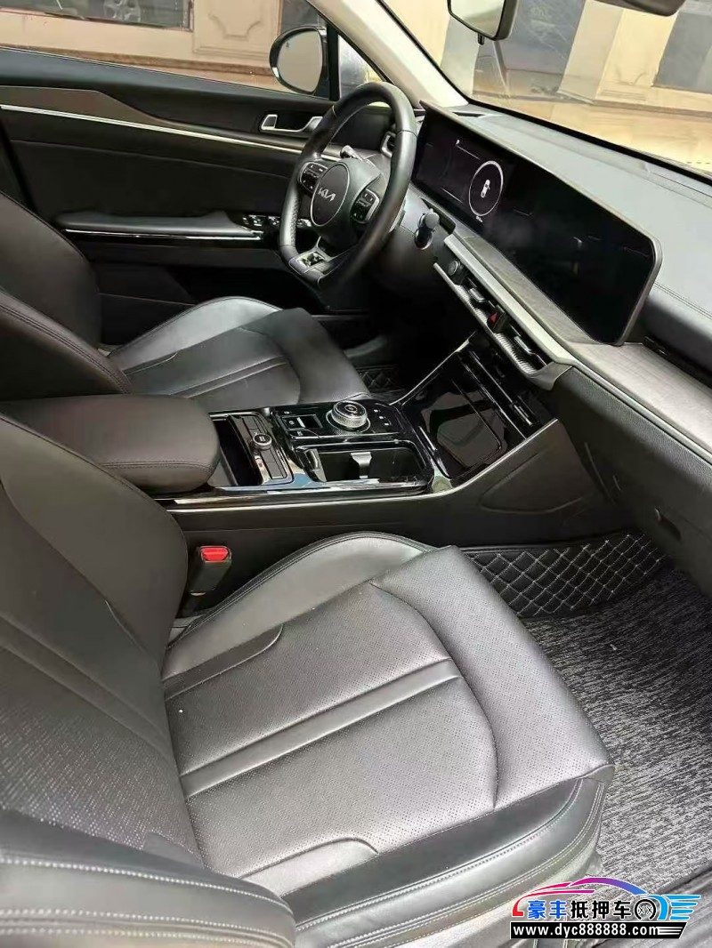 24年起亚K5轿车抵押车出售