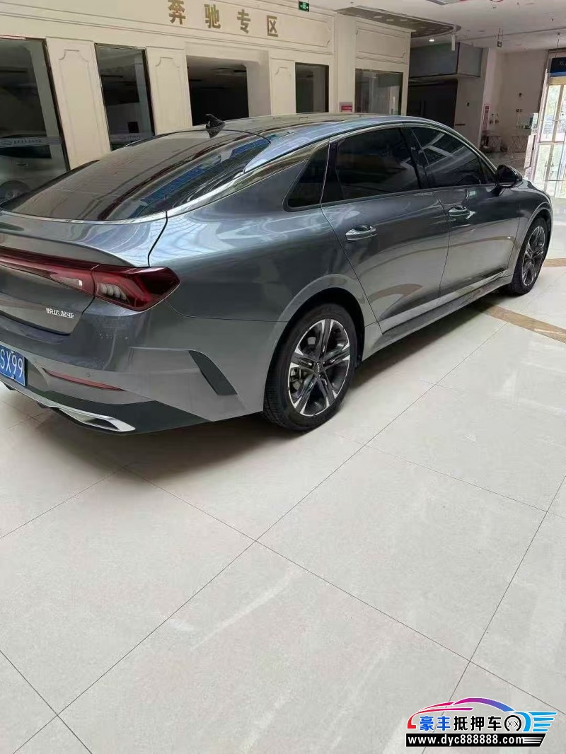 24年起亚K5轿车抵押车出售