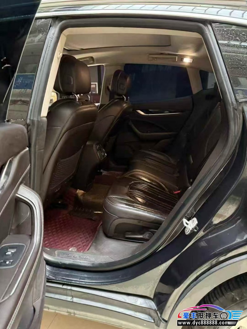 17年玛莎拉蒂莱万特轿车抵押车出售