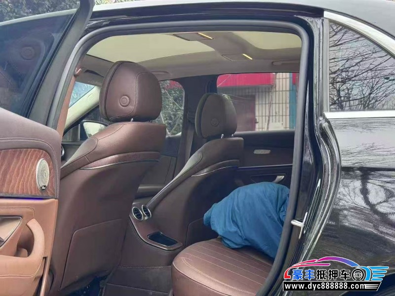 22年奔驰E轿车抵押车出售