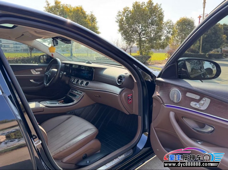 23年奔驰E轿车抵押车出售