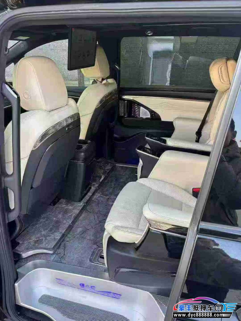 23年传祺M8轿车抵押车出售