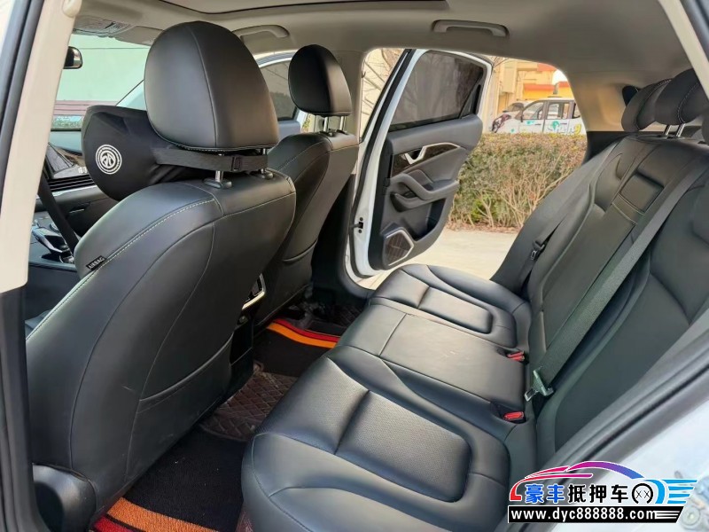 23年奔腾B70轿车抵押车出售