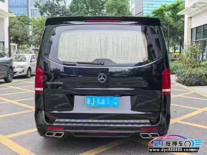 19年奔驰威霆轿车抵押车出售