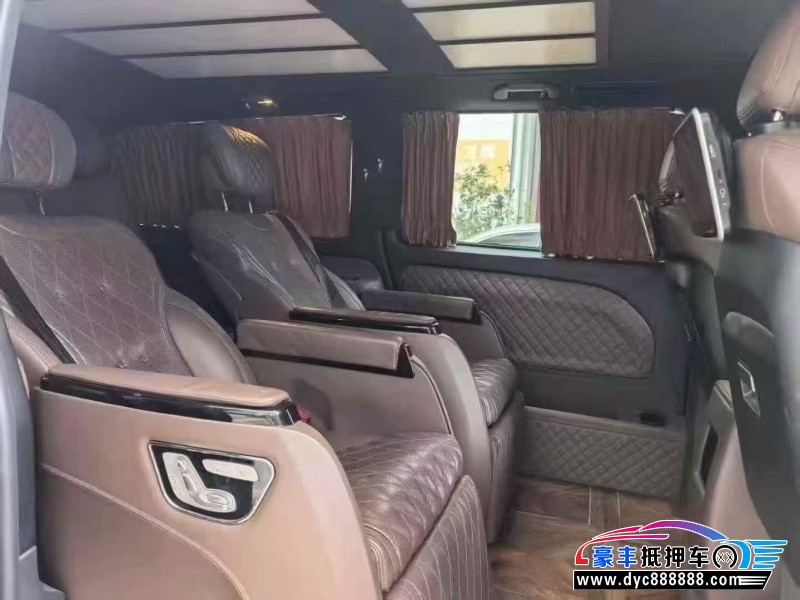 19年奔驰威霆轿车抵押车出售