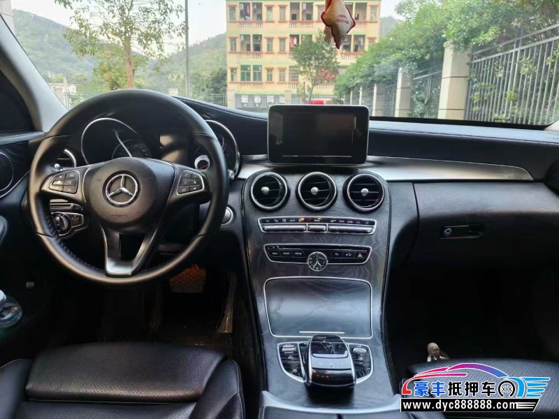 17年奔驰C轿车抵押车出售