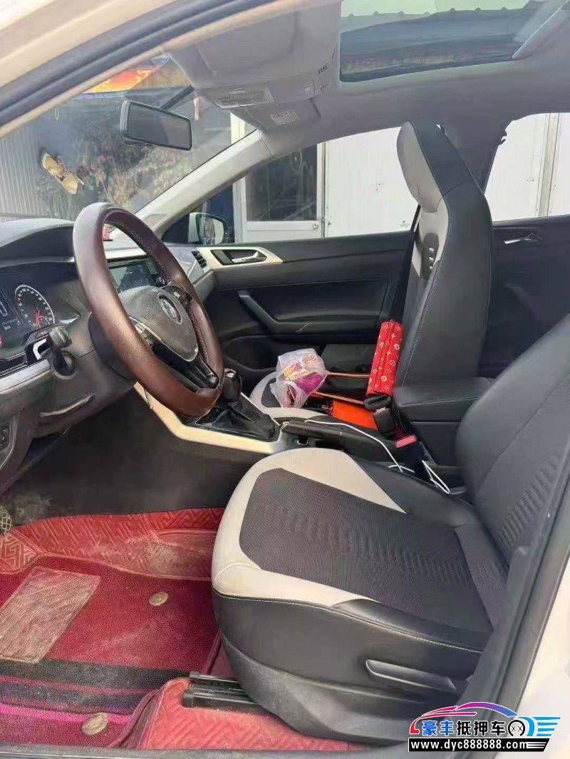 20年大众polo轿车抵押车出售