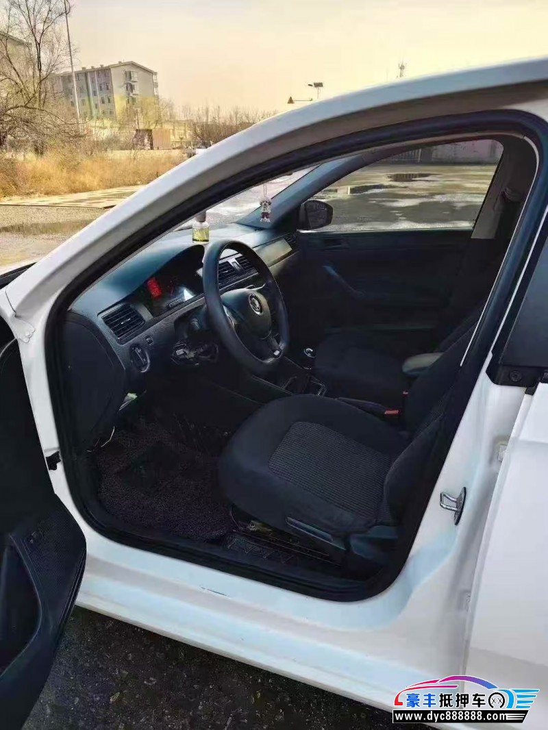 17年大众桑塔纳轿车抵押车出售