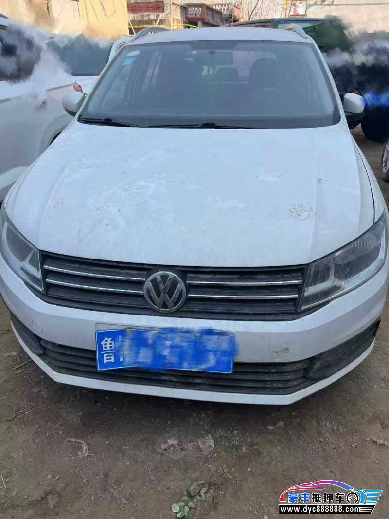 抵押车出售17年大众桑塔纳轿车