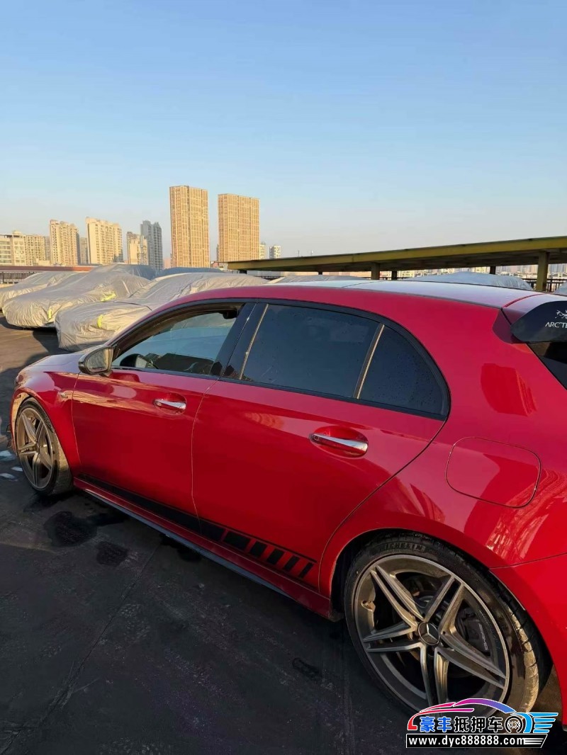 23年奔驰A轿车抵押车出售