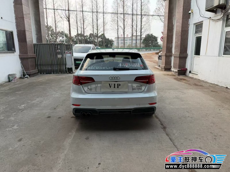 18年奥迪A3轿车抵押车出售