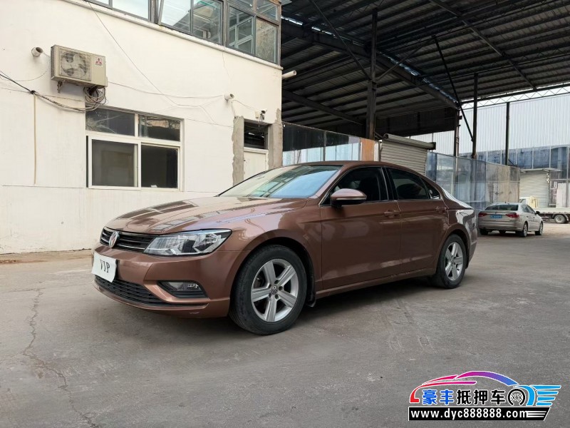 15年大众凌渡轿车抵押车出售