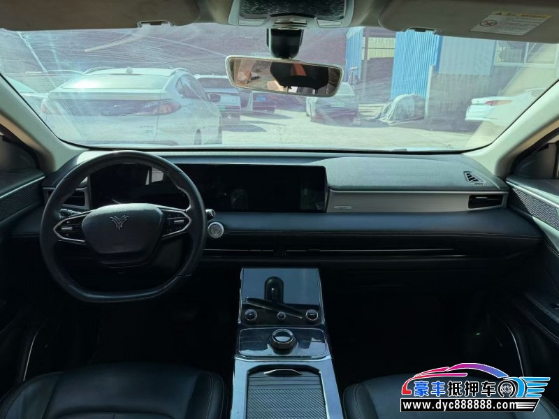 23年哪吒U轿车抵押车出售