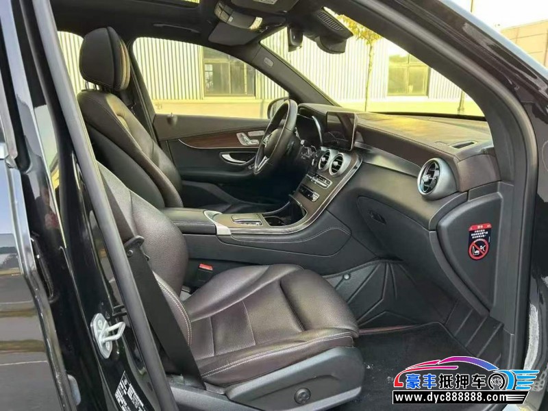 21年奔驰GLC轿车抵押车出售