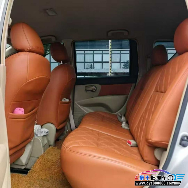 15年日产骊威轿车抵押车出售