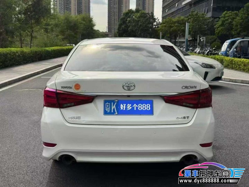 18年丰田皇冠轿车抵押车出售