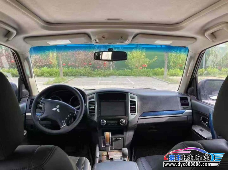 19年三菱帕杰罗SUV抵押车出售