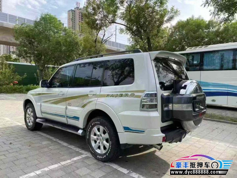19年三菱帕杰罗SUV抵押车出售