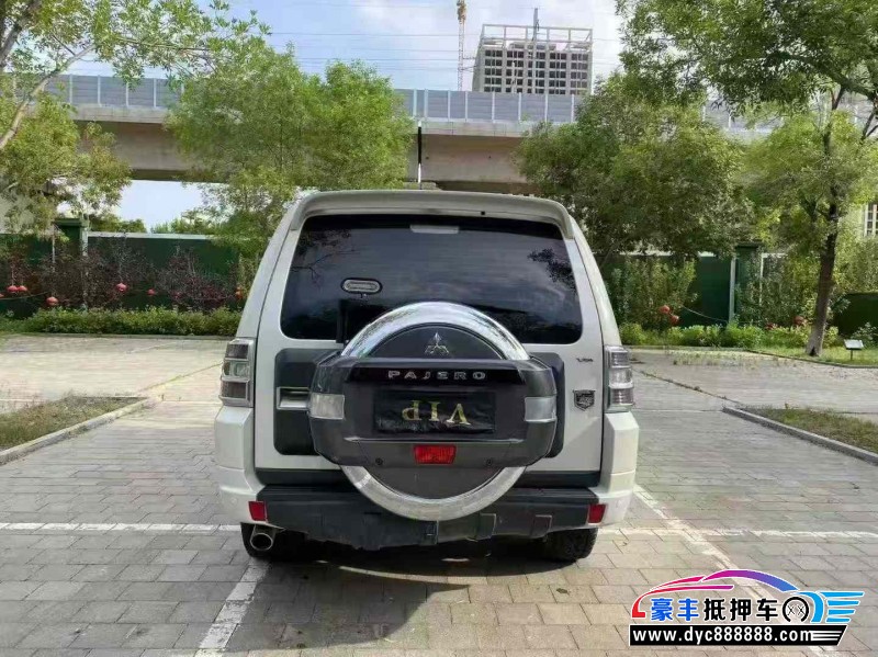 19年三菱帕杰罗SUV抵押车出售