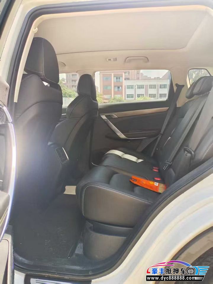 19年吉利博越轿车抵押车出售