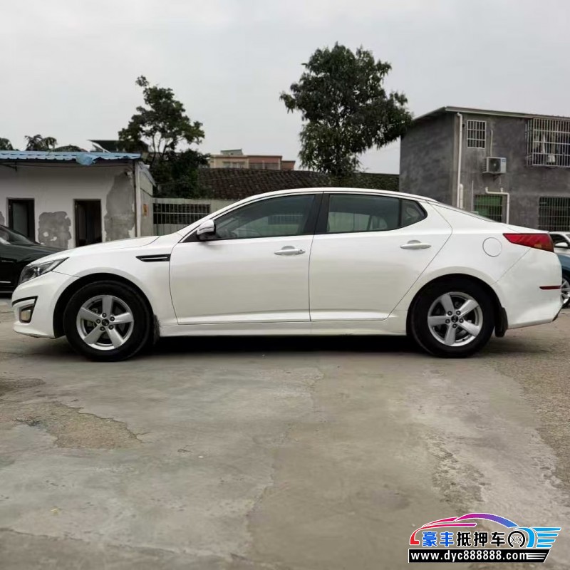 16年起亚K5轿车抵押车出售