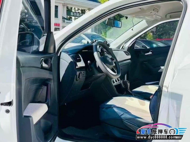 25年大众途岳轿车抵押车出售